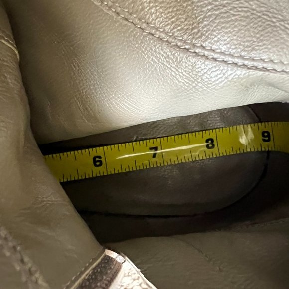 Gucci Women's Nude Suede 'GG' Logo Wedge Ankle Zip-Up Booties. - Picture 8 of 16